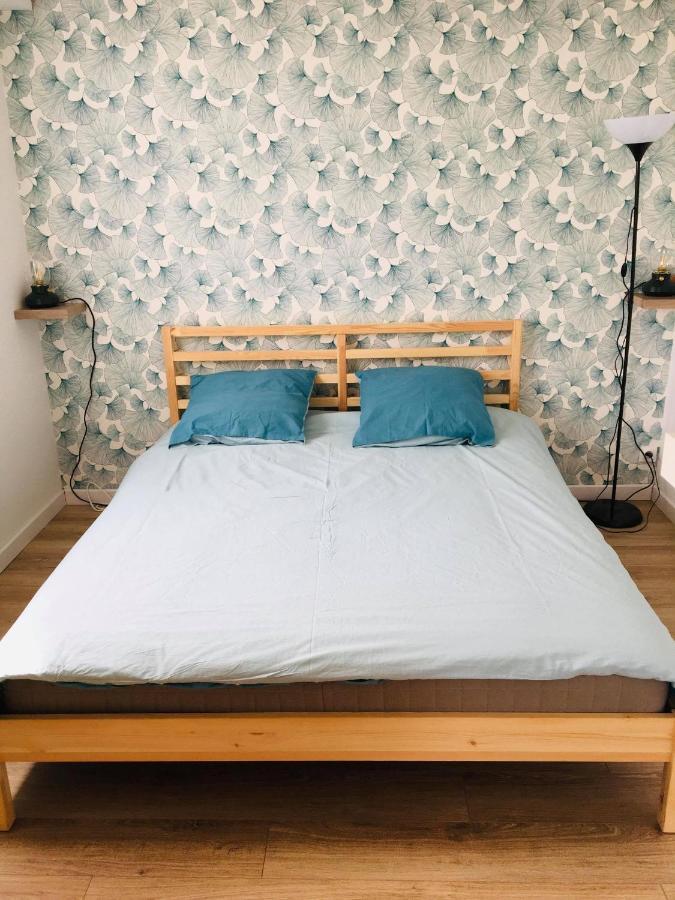 Bleu Sale - F2 Courseulles Avec Balcon Apartment Bagian luar foto