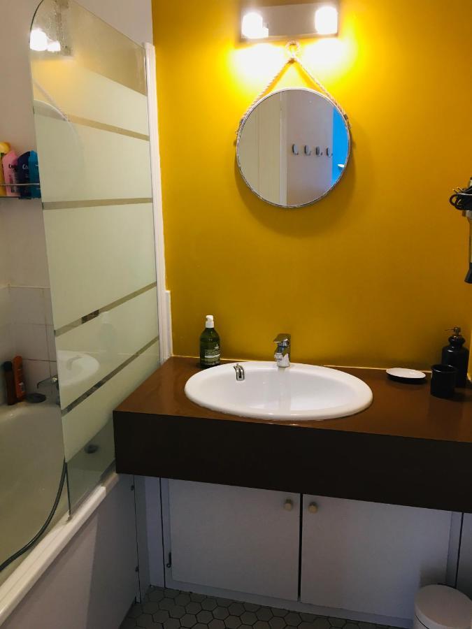 Bleu Sale - F2 Courseulles Avec Balcon Apartment Bagian luar foto